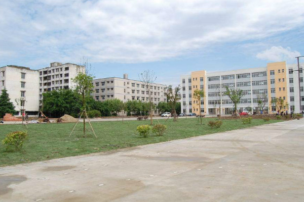 四川省廣漢市職業(yè)中專學(xué)校簡(jiǎn)介與2019年招生要求