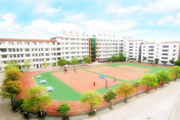 成都航空職業(yè)學(xué)校學(xué)費(fèi)貴嗎